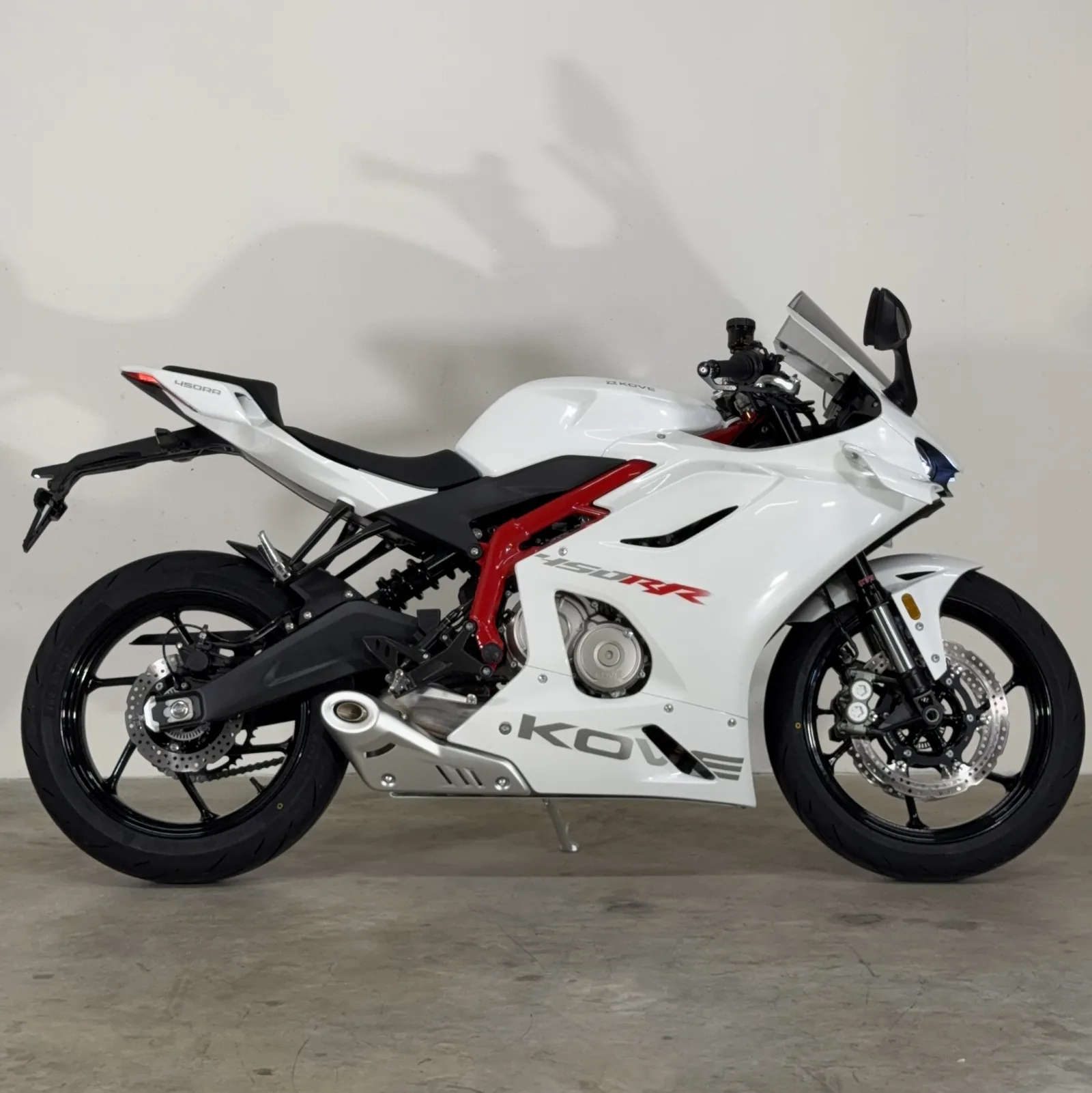 Les nouvelles Kove 350 RR et 450 RR sont chez R16 Moto — photo 2