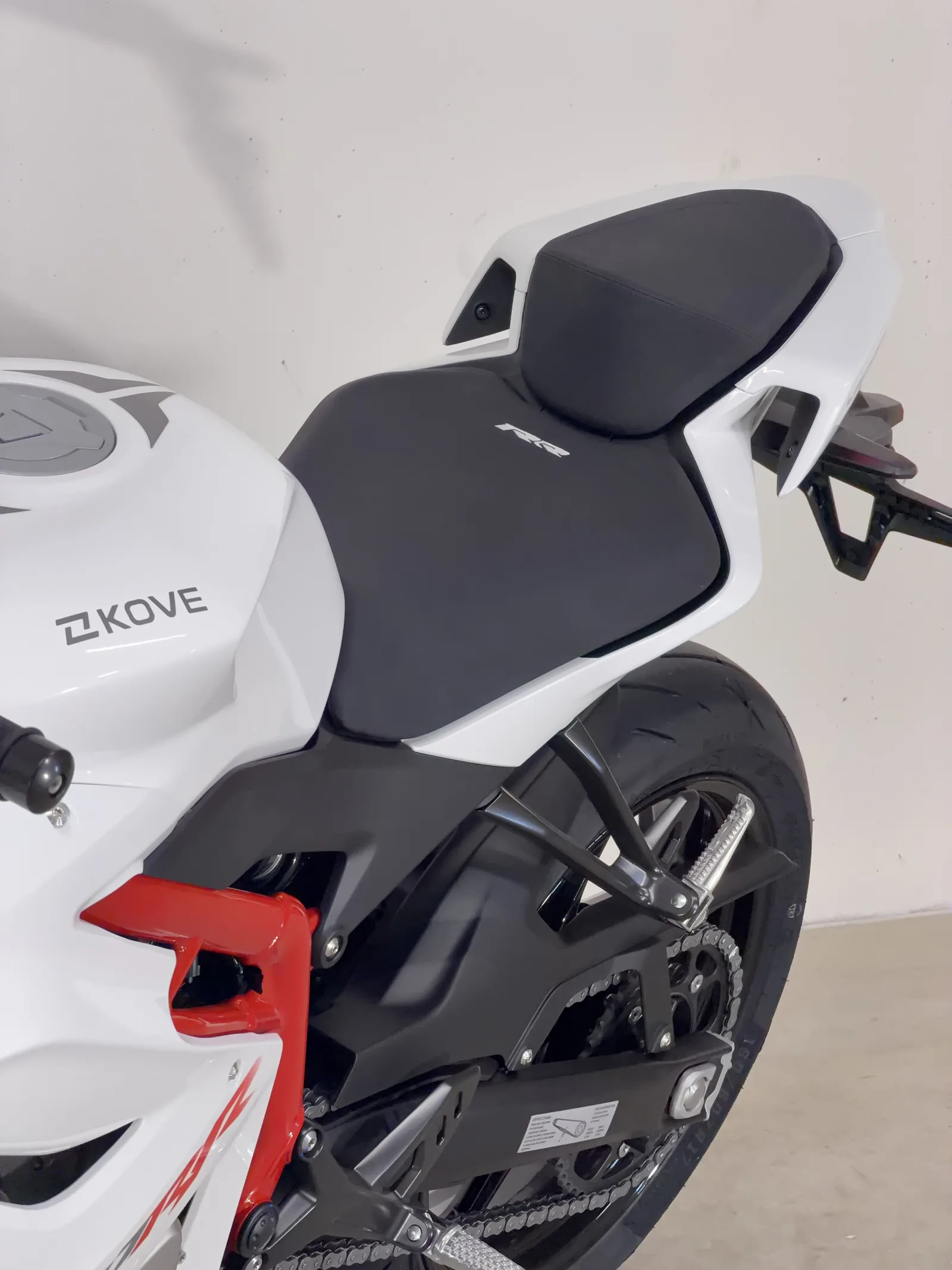 Les nouvelles Kove 350 RR et 450 RR sont chez R16 Moto — photo 9